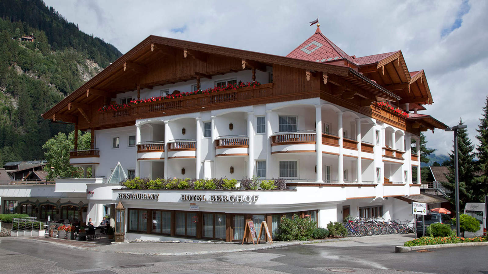 Hotel Berghof  Mayrhofen Architekturstudio T S Architektur- und